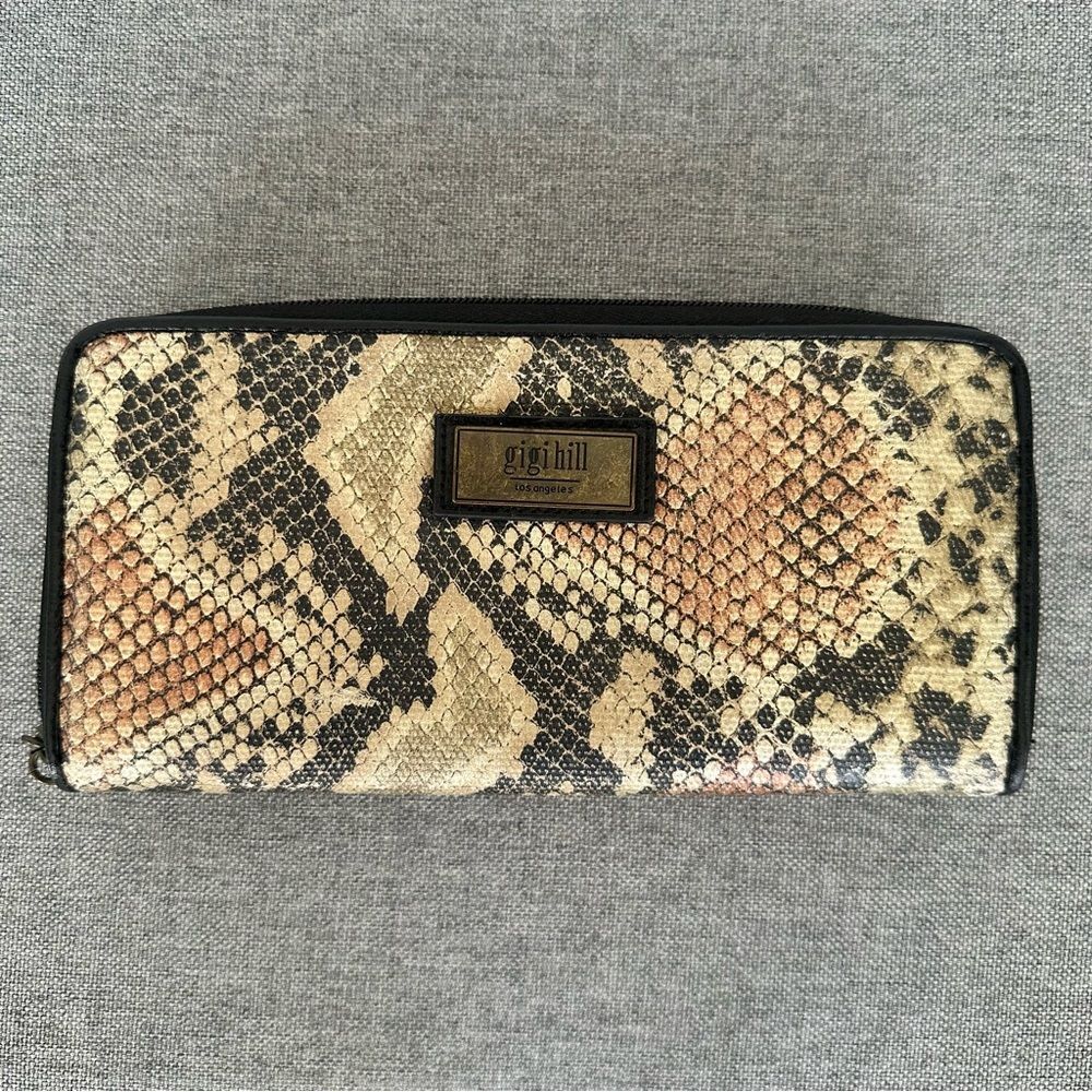 Gigi Hill Snakeskin Print Design Wallet Zip Closure Large Zipper Card Slots